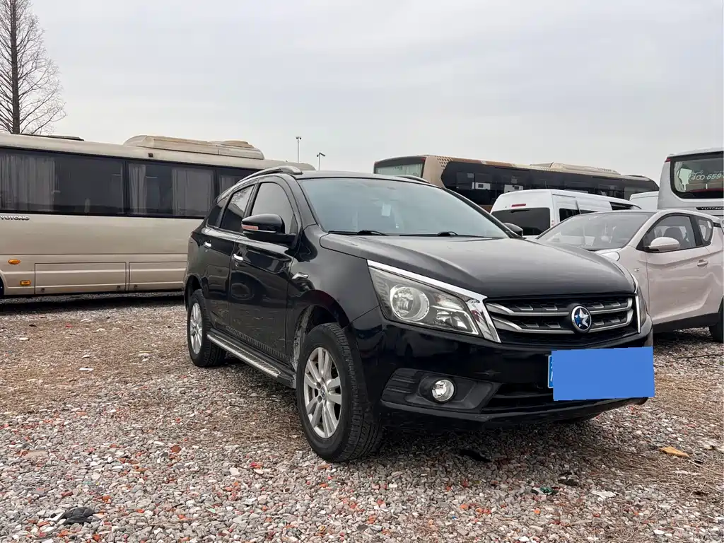 Venucia T70 启辰T70 2016款 2.0 L 手动睿趣版