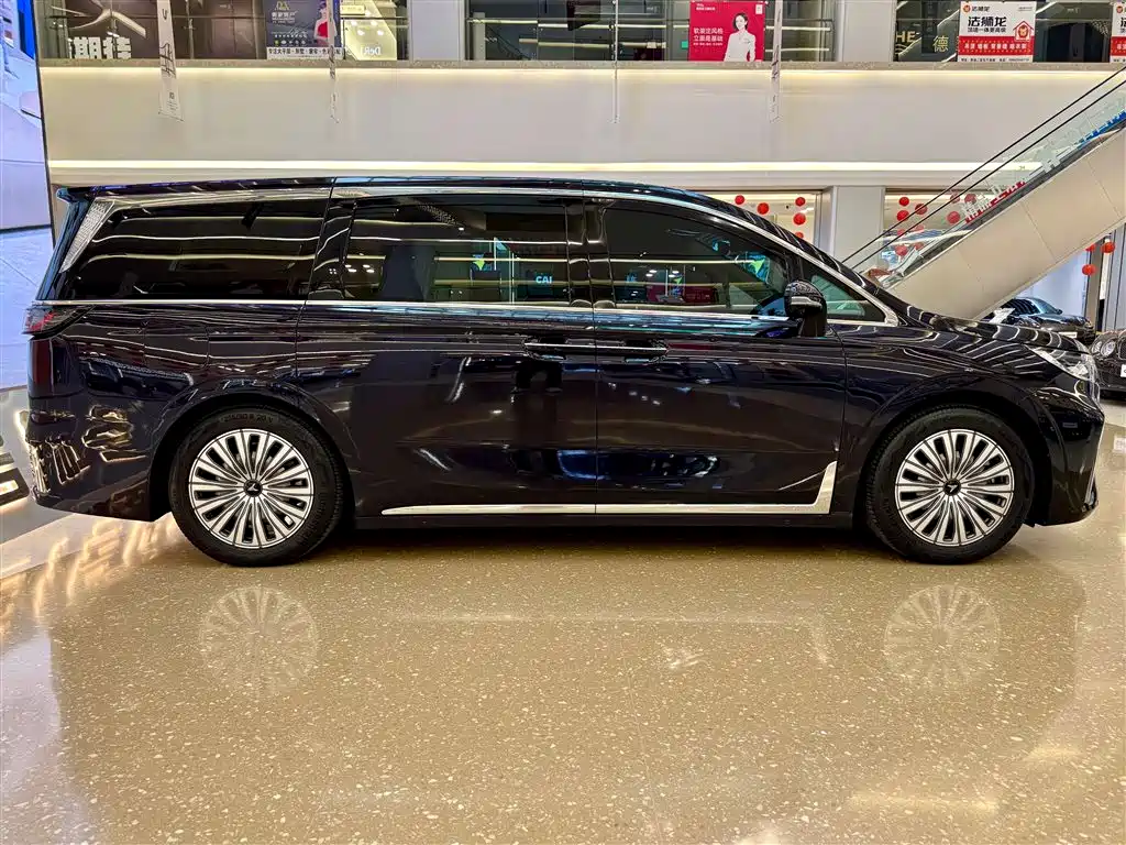 Voyah Dreamer PHEV Ultra Long Range Distinguished