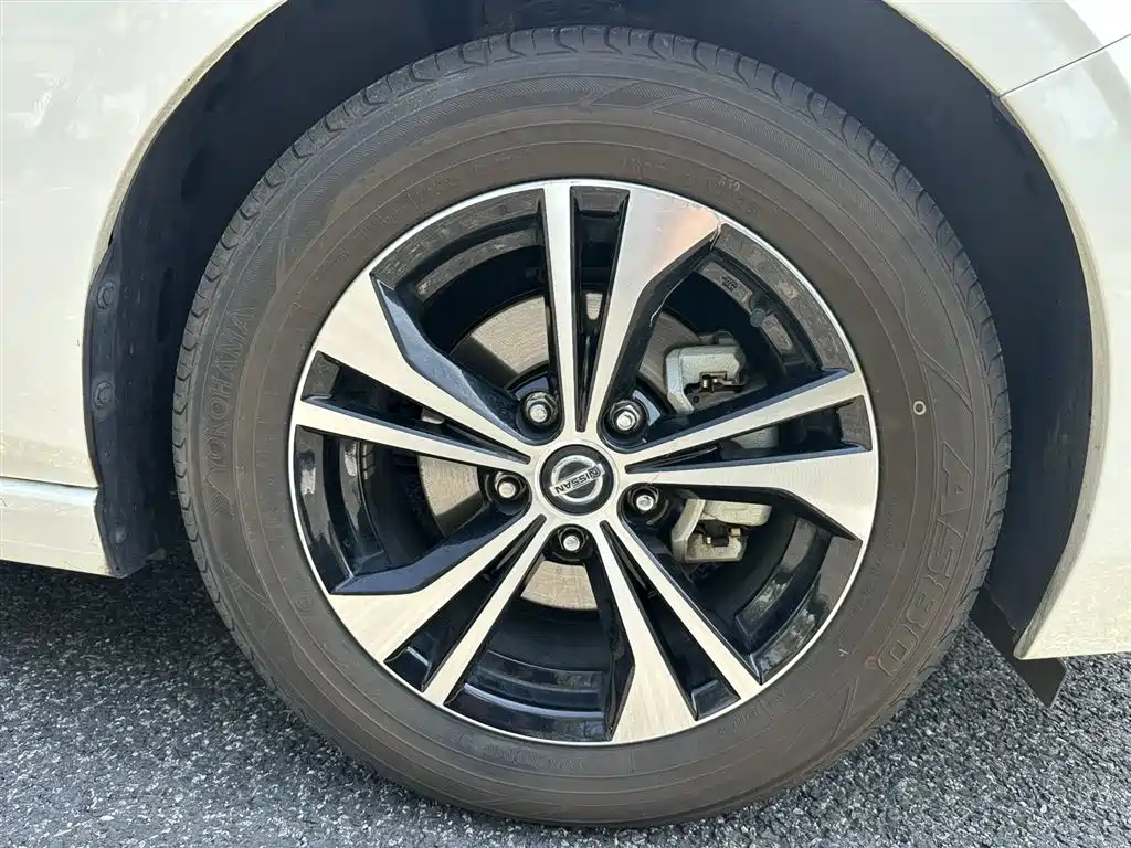 Sylphy Facelift 1.6 L XL CVT Joy