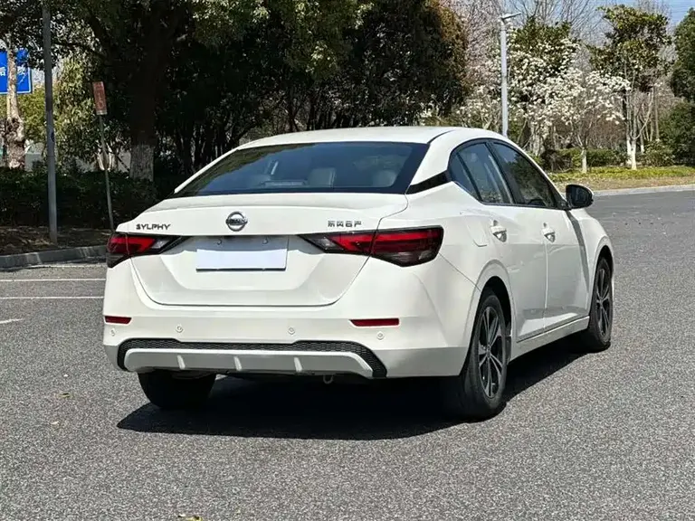 Nissan Sylphy Facelift 1.6 L XL CVT Joy