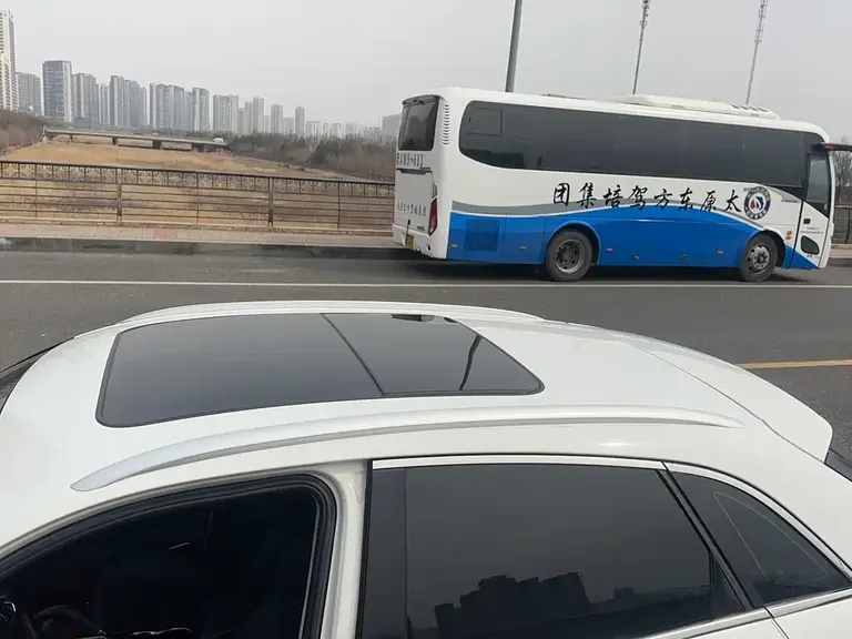 Zotye SR7 众泰SR7 2016款 1.5 T 手动魔方之心版 国IV