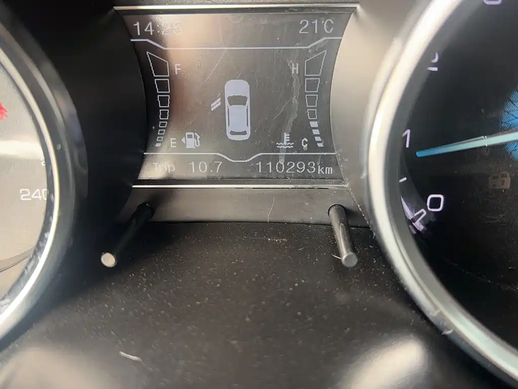 Zotye SR7 众泰SR7 2016款 1.5 T 手动魔方之心版 国IV