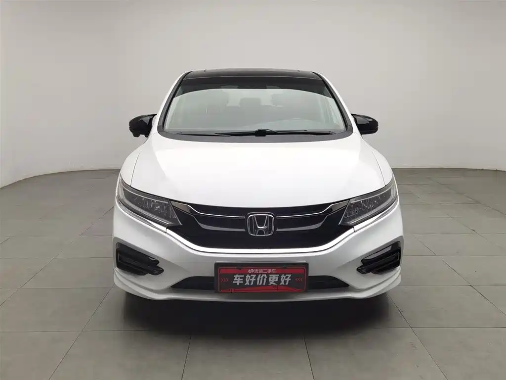 Jade 210 TURBO CVT Luxury 5-seat