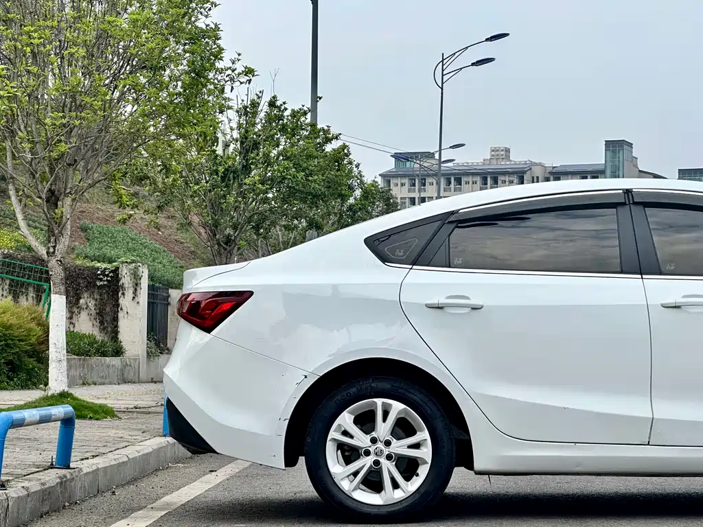 Ruixing 1.5 T Auto Value Luxury