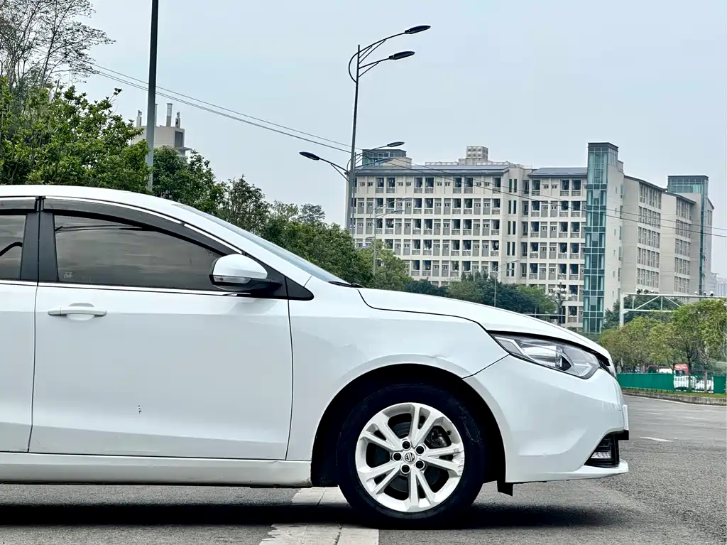 Ruixing 1.5 T Auto Value Luxury