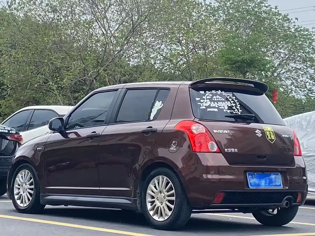 Swift 1.5 L Auto Standard