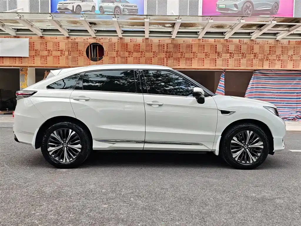 Honda UR-V 370 TURBO 4 WD Premium
