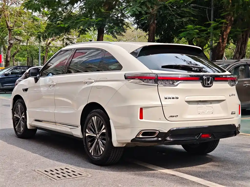 Honda UR-V 370 TURBO 4 WD Premium