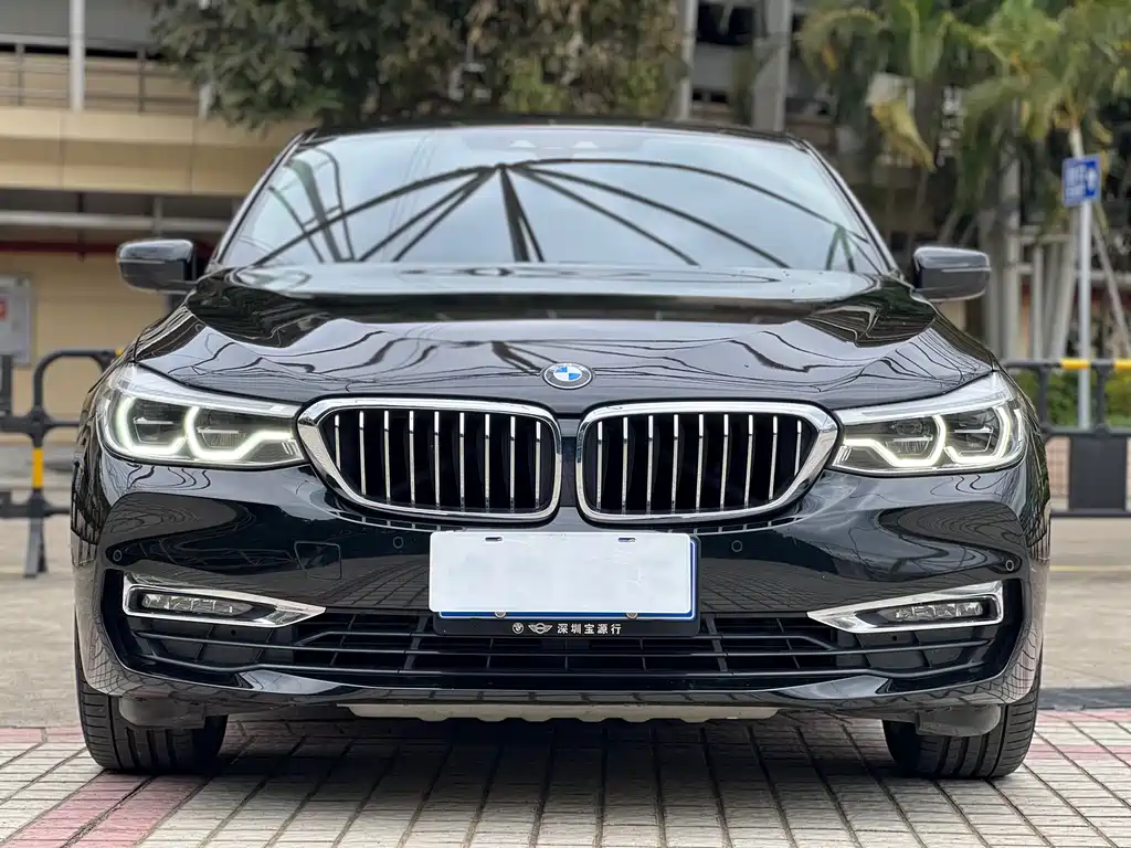 BMW 6 Series GT 630 i Luxury Design Package