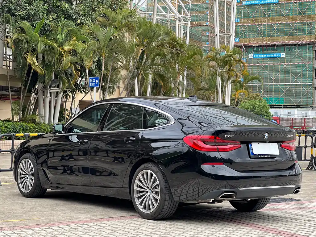 BMW 6 Series GT 630 i Luxury Design Package