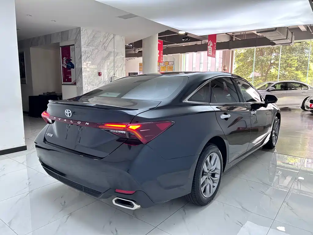 Avalon 2.5 L Luxury