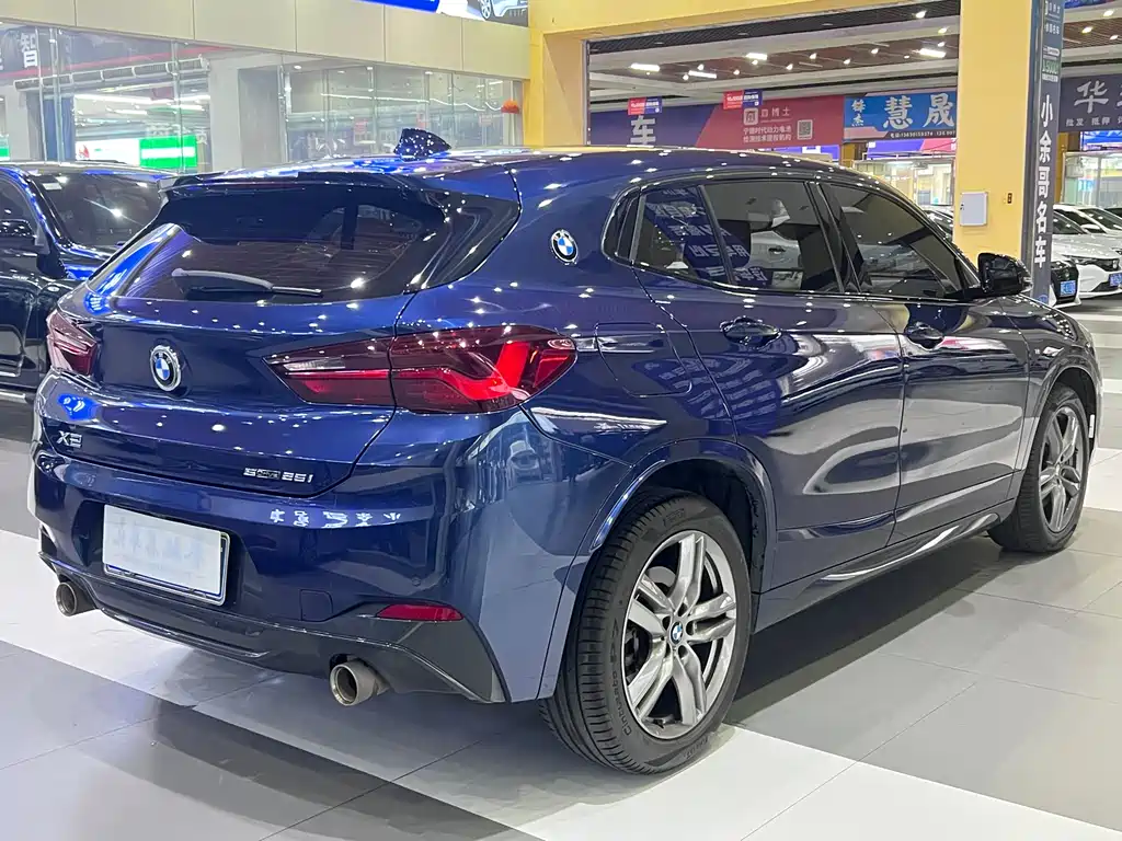BMW X2 sDrive25 i Leading M Sport Package