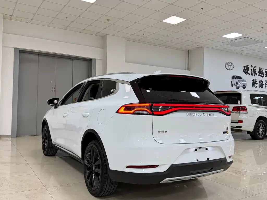 Tang 2.0 T Auto Connected Distinguished 7-seat CN-V