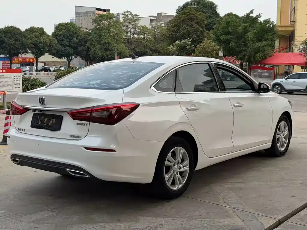 Eado Blue Whale 280 T GDI DCT Power Speed