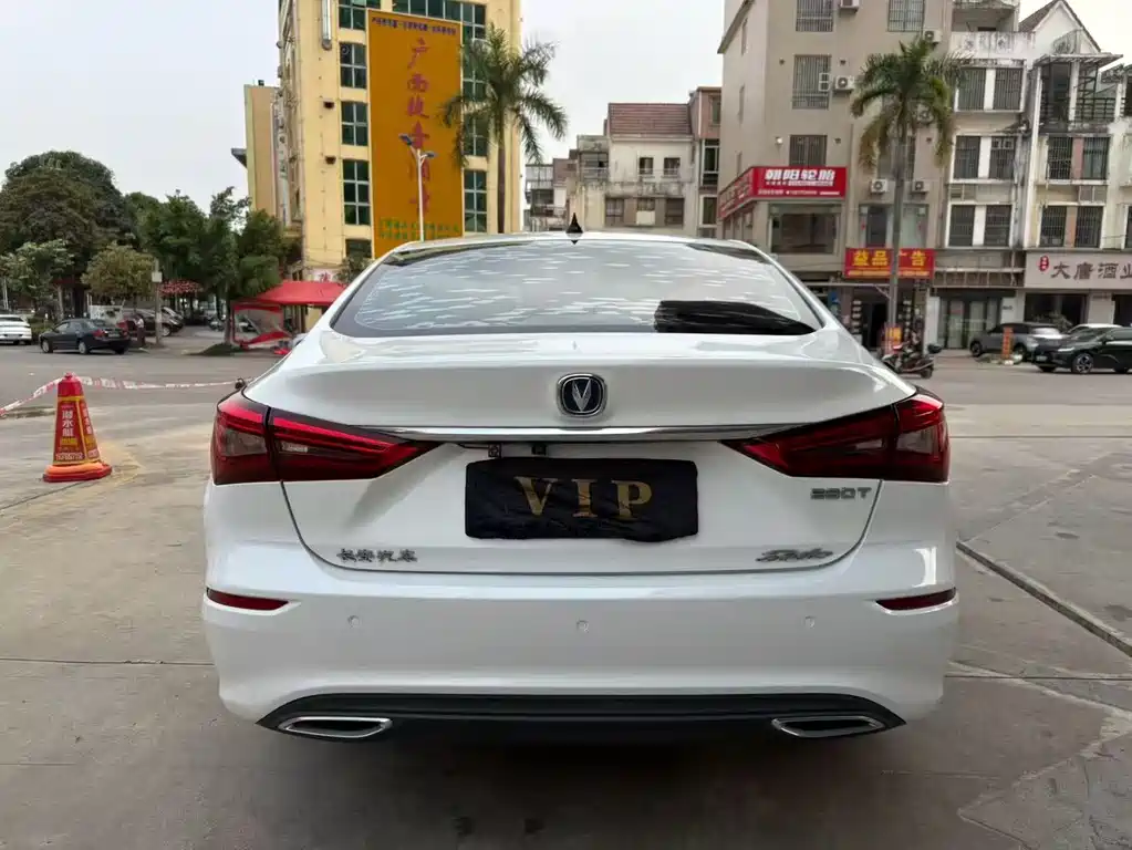 Eado Blue Whale 280 T GDI DCT Power Speed