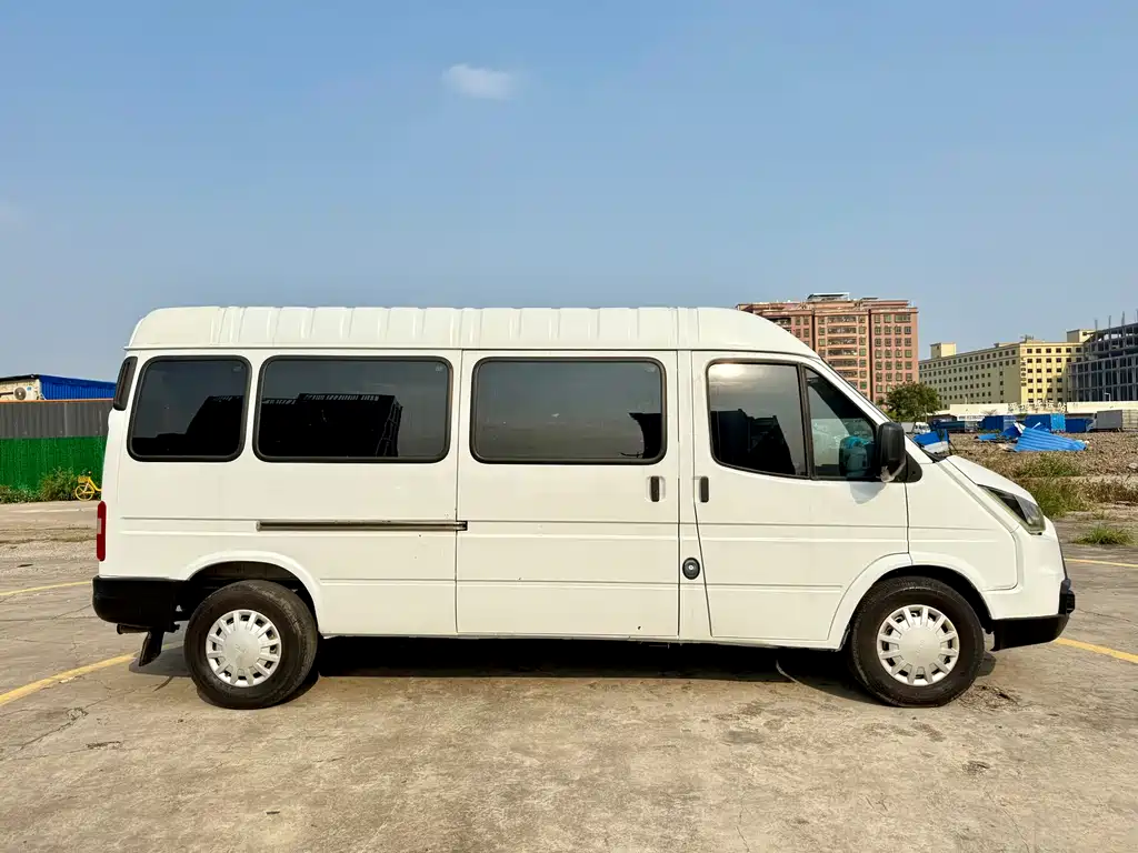 Transit Custom 2.8 T Commercial LWB Mid Roof 6-seat Rear Single Tire CN-VI JX493