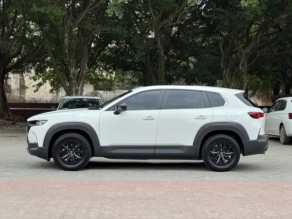 Mazda CX-50 2.0 L