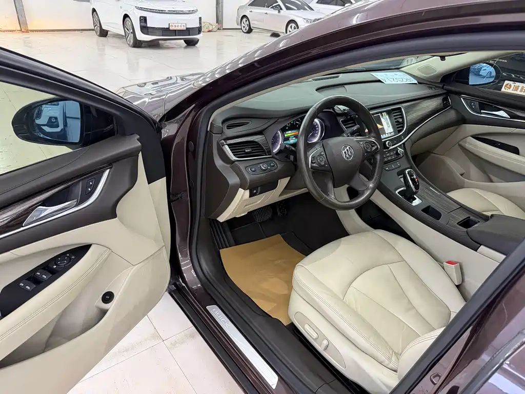 LaCrosse Facelift 20 T Leading