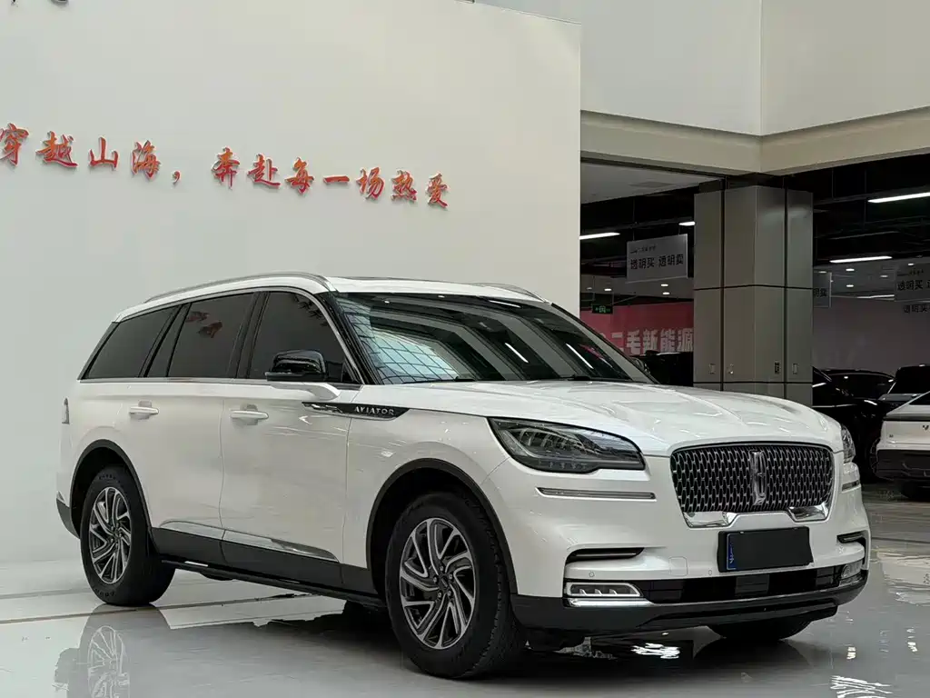 Aviator 3.0 T V6 4 WD Premium Cruise 6-seat