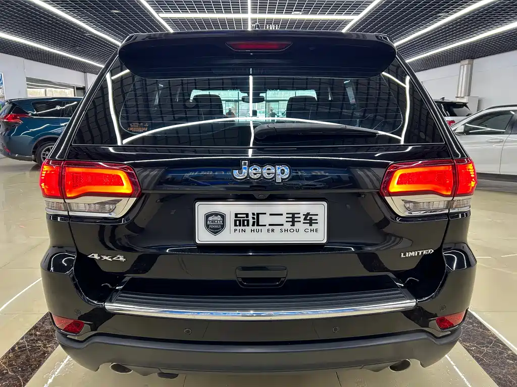 Grand Cherokee (Import) 3.0 L Elite Navigation