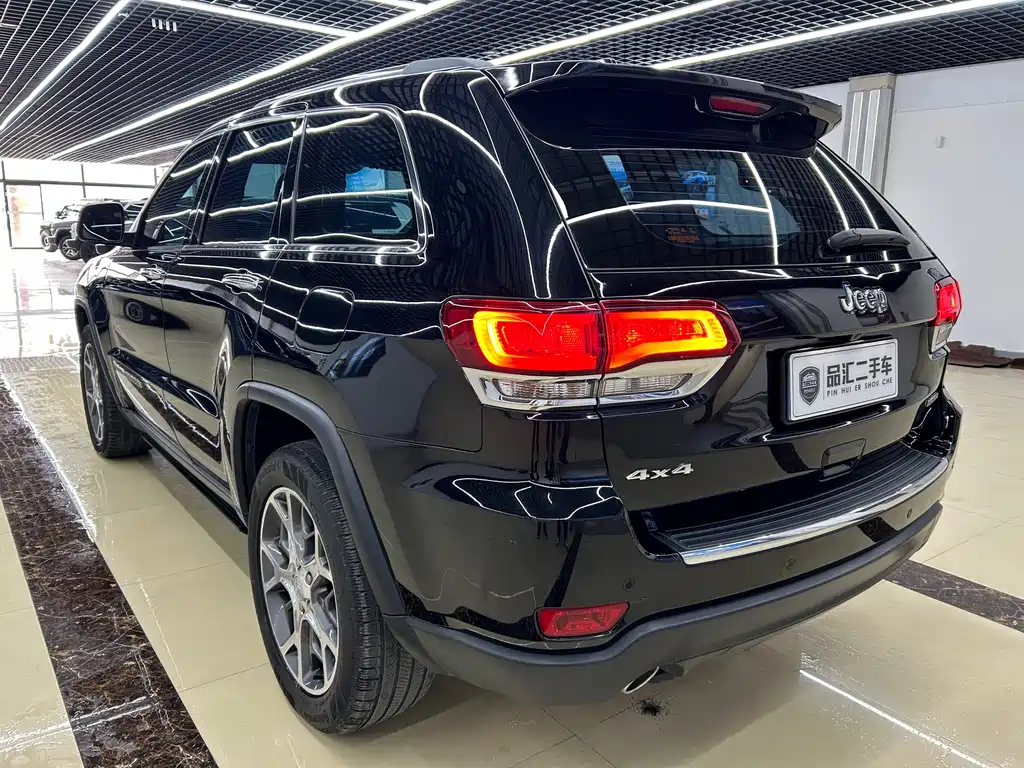 Grand Cherokee (Import) 3.0 L Elite Navigation