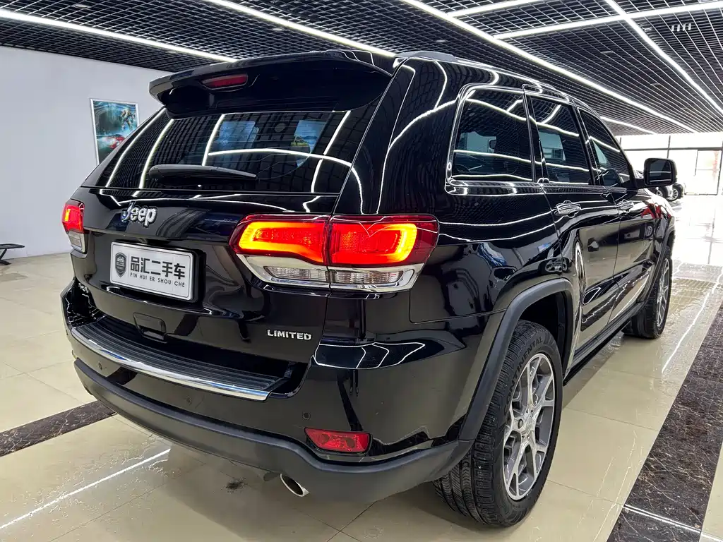 Grand Cherokee (Import) 3.0 L Elite Navigation