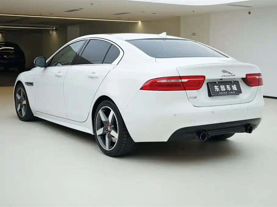 Jaguar XE 2.0 T 240 PS R-Sport
