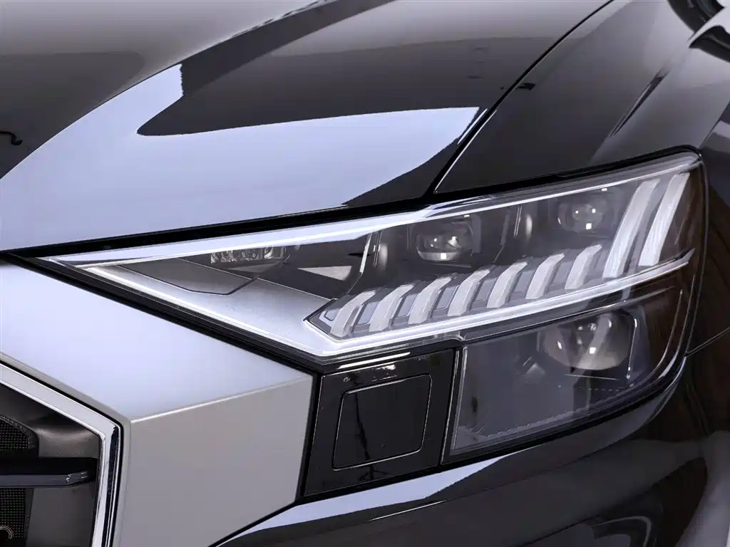 Audi Q8 55 TFSI Luxury Dynamic