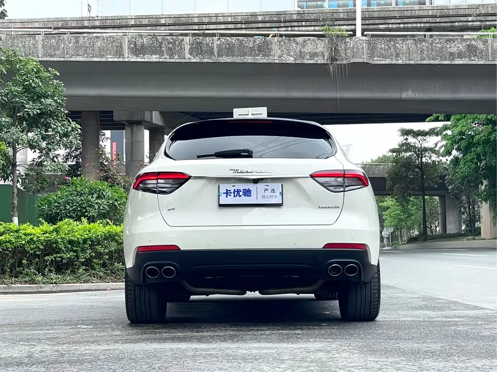 Levante 3.0 T Standard