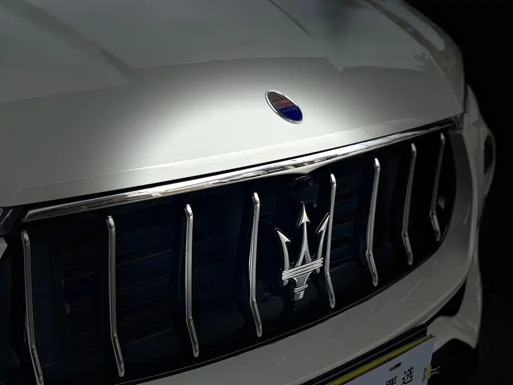 Levante 3.0 T Standard