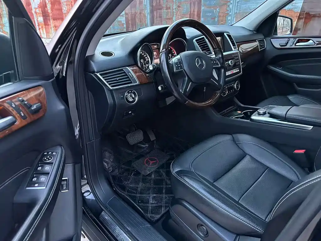 Mercedes-Benz M-Class ML 320 4 MATIC