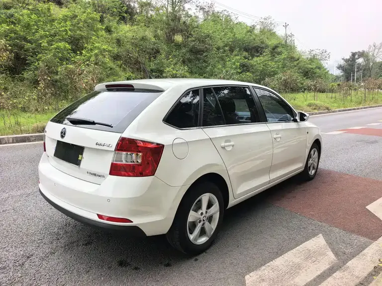Skoda Rapid Spaceback Facelift 1.6 L Auto Creation