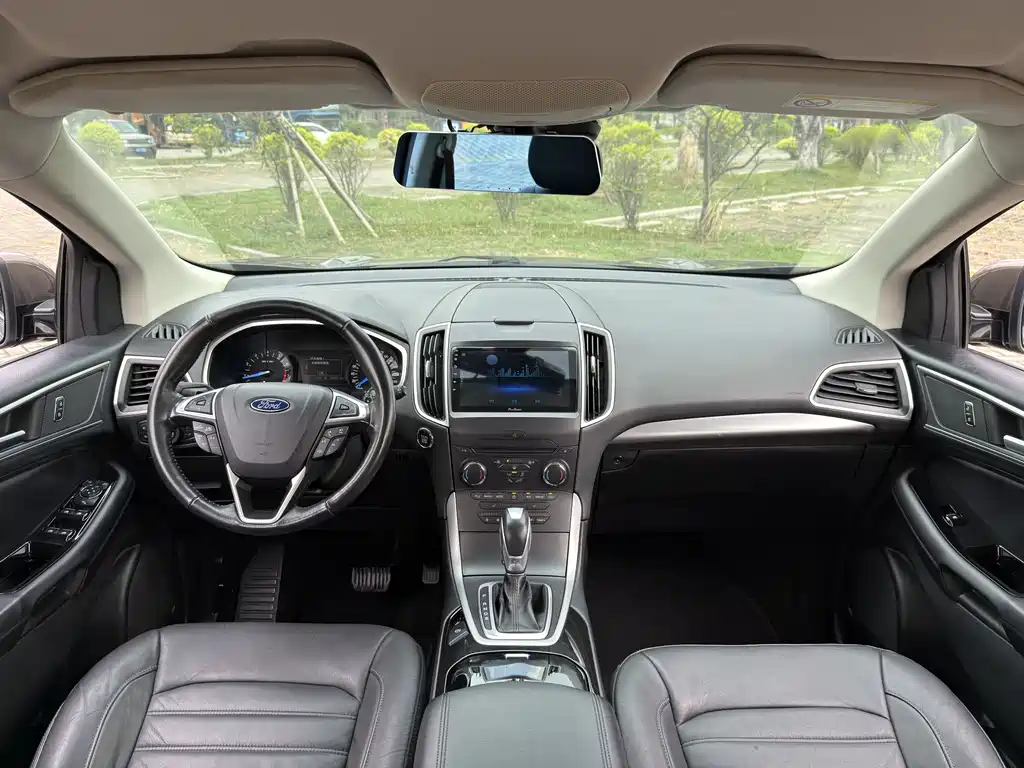 Edge 2.0 T GTDi 2 WD Platinum Sharp