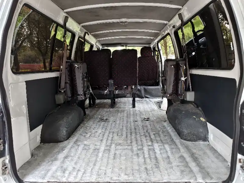 Jinbei Hiace 金杯海狮 2018款 2.0 L五代快运豪华型标准顶6座V19 S