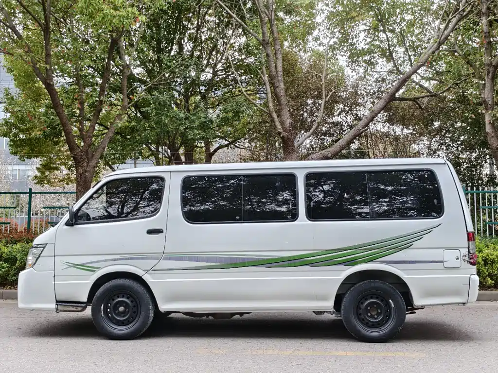 Jinbei Hiace 金杯海狮 2018款 2.0 L五代快运豪华型标准顶6座V19 S