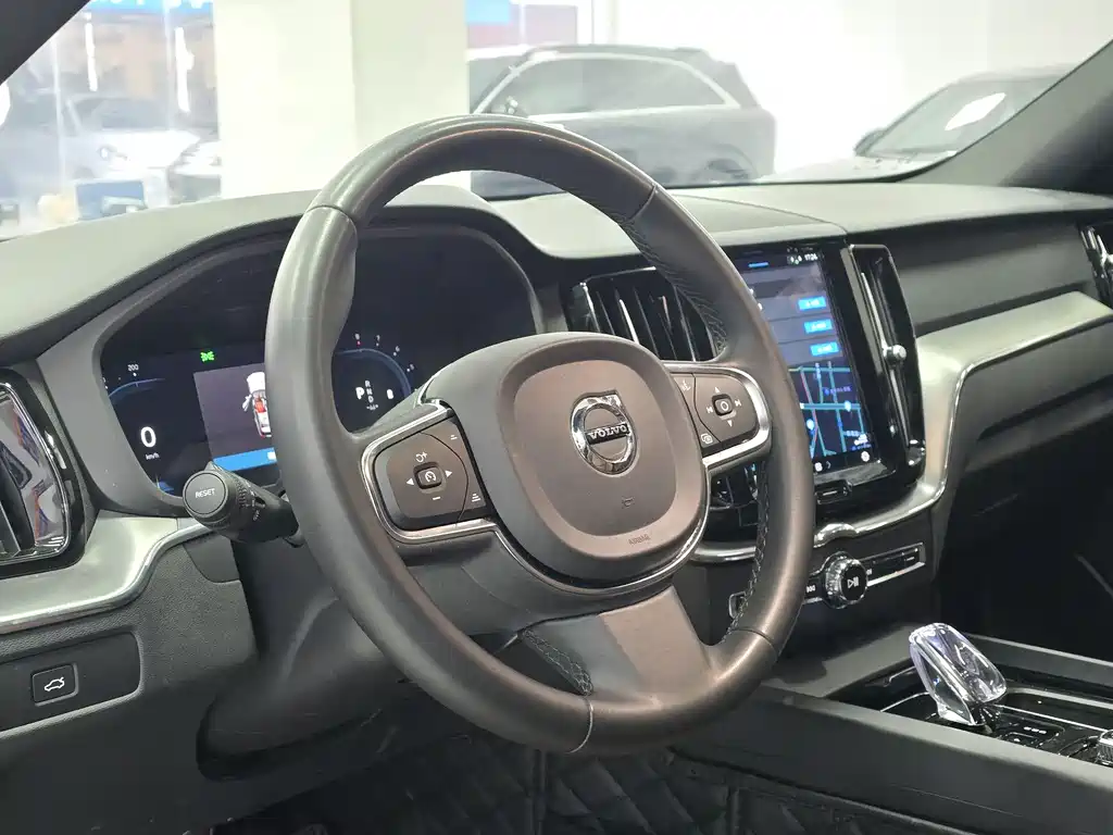 Volvo XC60 B5 4 WD Smart Ease Luxury