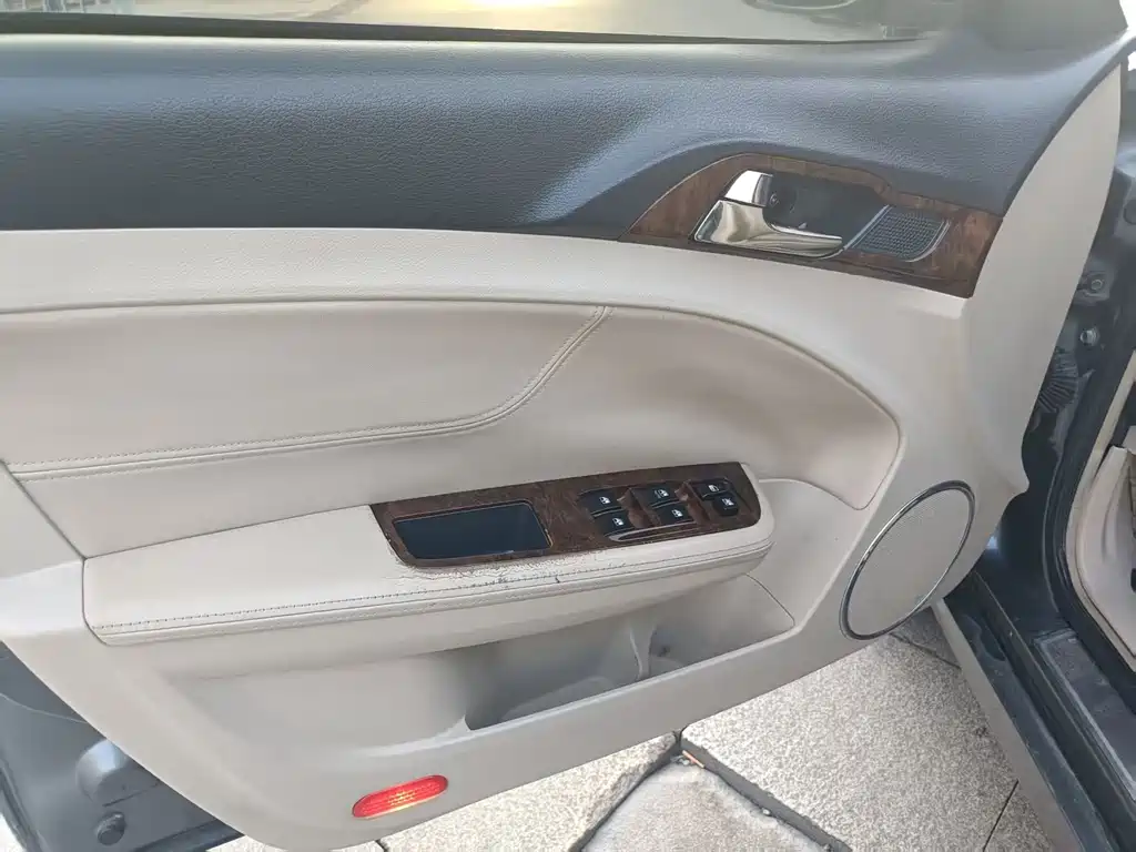 Trumpchi GA5 传祺GA5 2012款 2.0 L 自动精英版