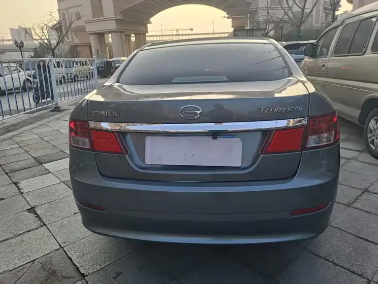 GAC Trumpchi GA5 传祺GA5 2012款 2.0 L 自动精英版