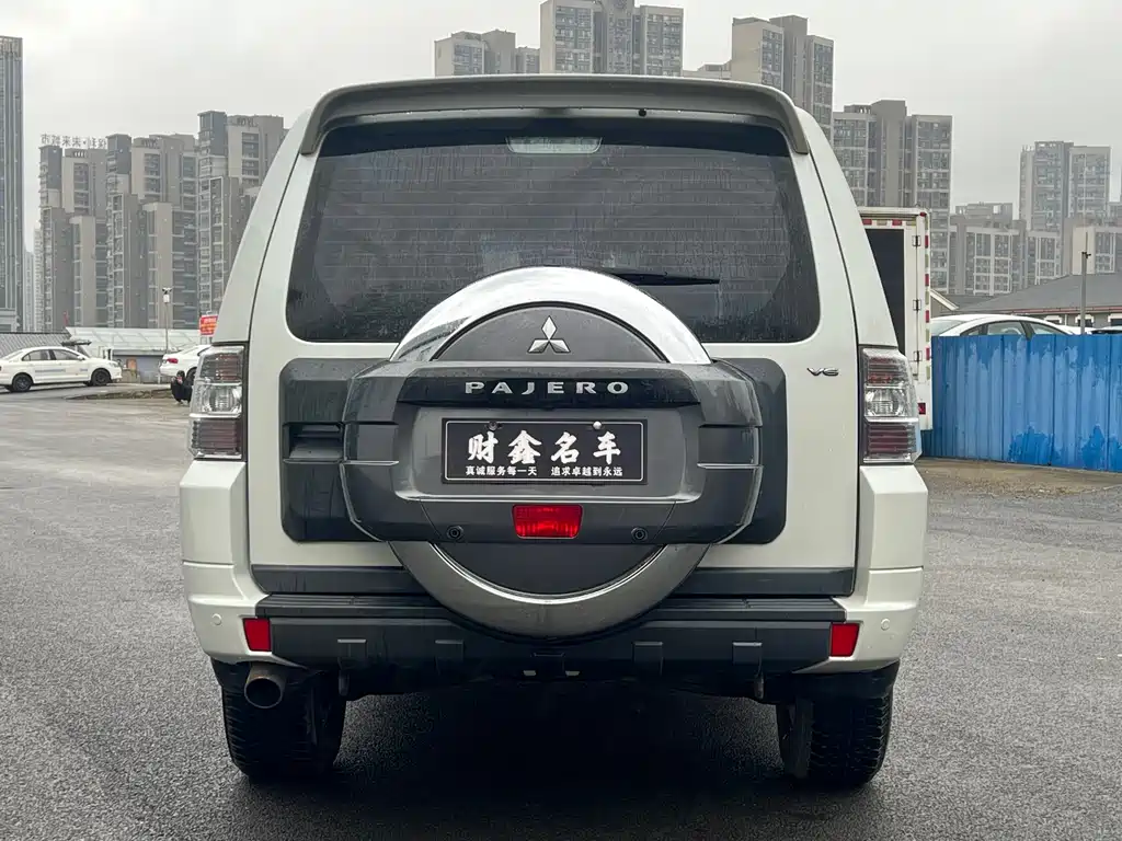 Pajero (Import) 3.0 L Auto Standard