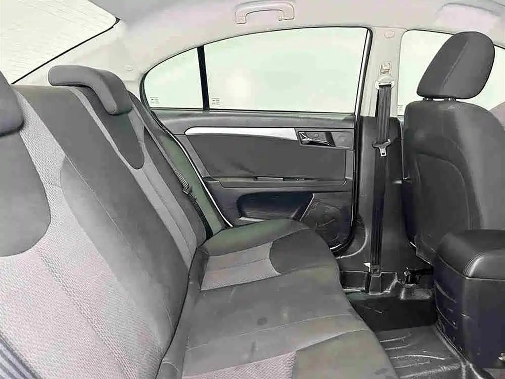 Roewe 350 1.5 L Manual Swift Speed