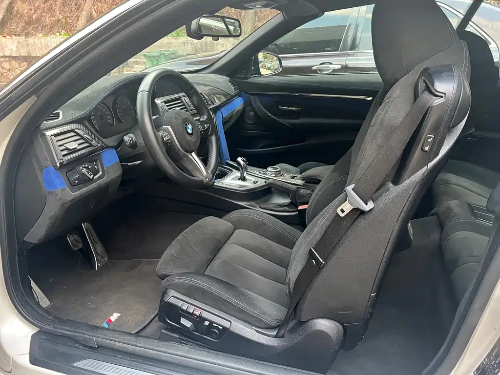 BMW M4 M4 Convertible Coupe