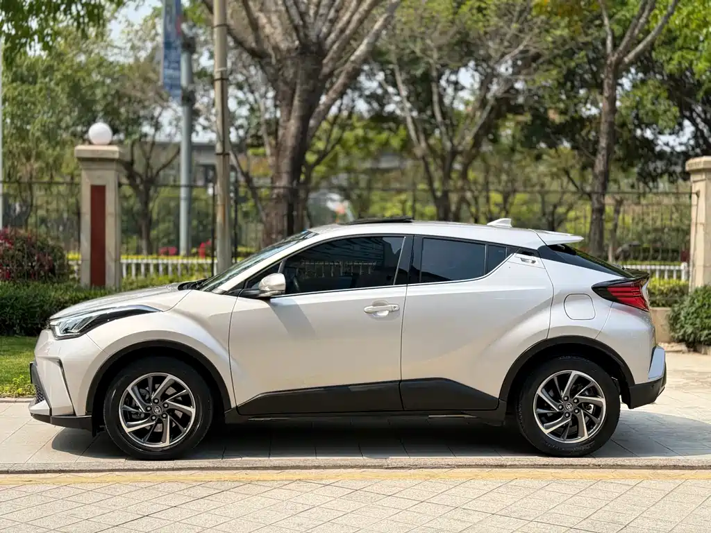 Toyota C-HR 2.0 L Luxury