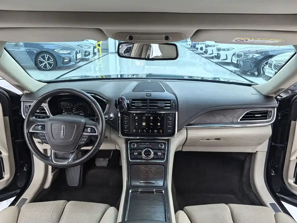 Lincoln Continental 2.0 T 2 WD Premium
