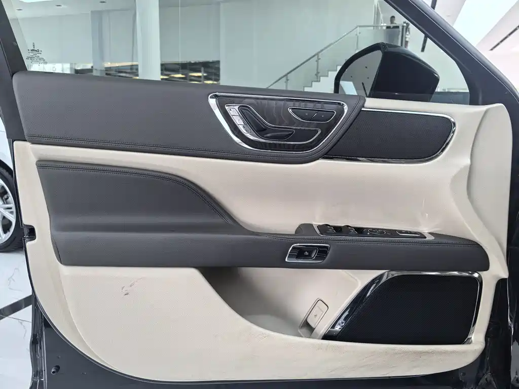 Lincoln Continental 2.0 T 2 WD Premium