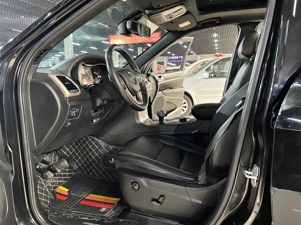 Grand Cherokee (Import) 3.0 L Comfort Enjoyment Navigation
