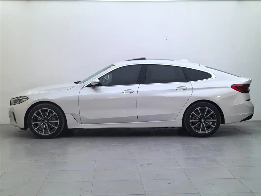 BMW 6 Series GT 630 i Luxury Design Package