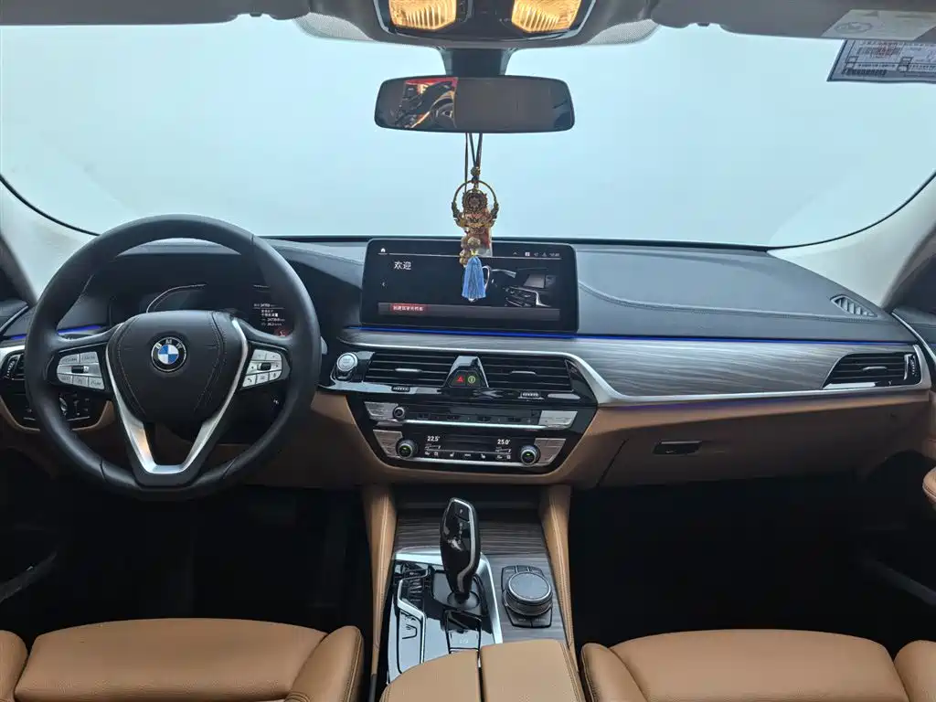 BMW 6 Series GT 630 i Luxury Design Package