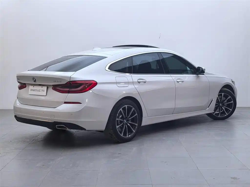 BMW 6 Series GT 630 i Luxury Design Package
