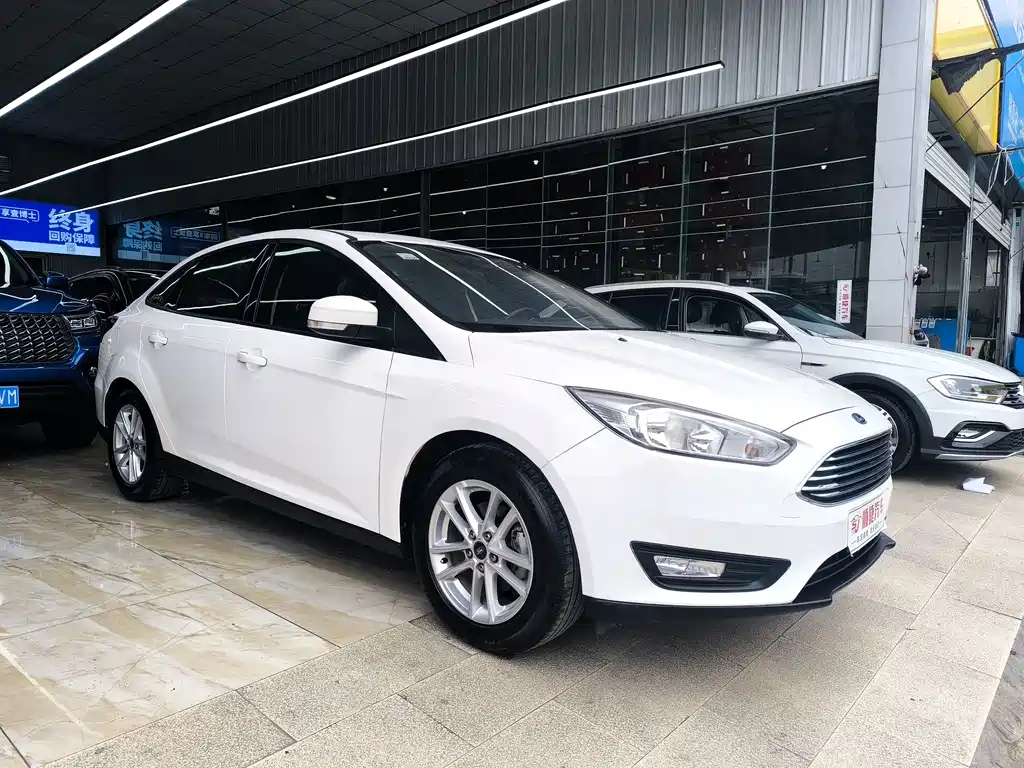 Focus Sedan Classic 1.6 L Auto Style Smart Travel