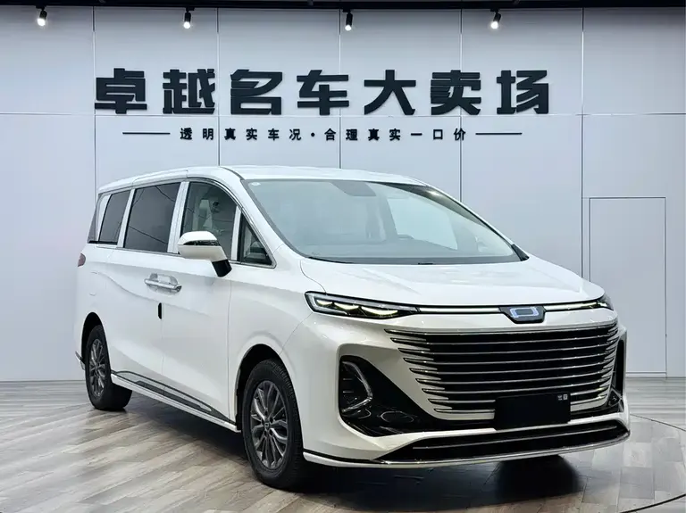 Besturn M9 2.0 T Premium